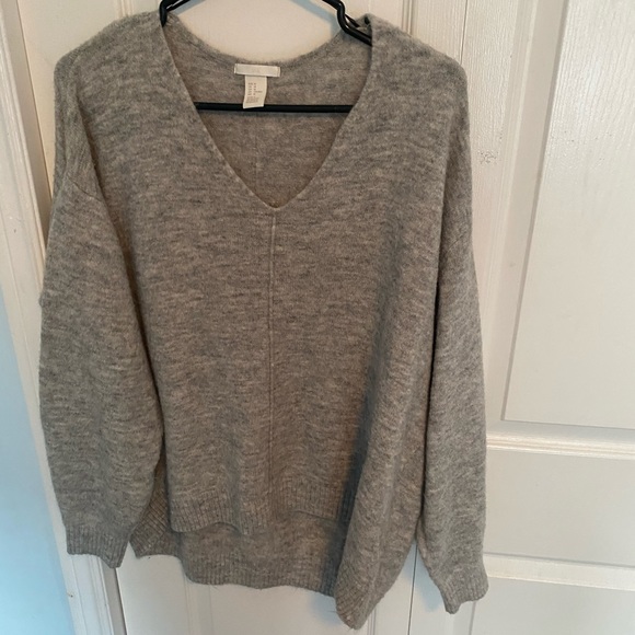 H&M v neck sweater - Picture 1 of 2